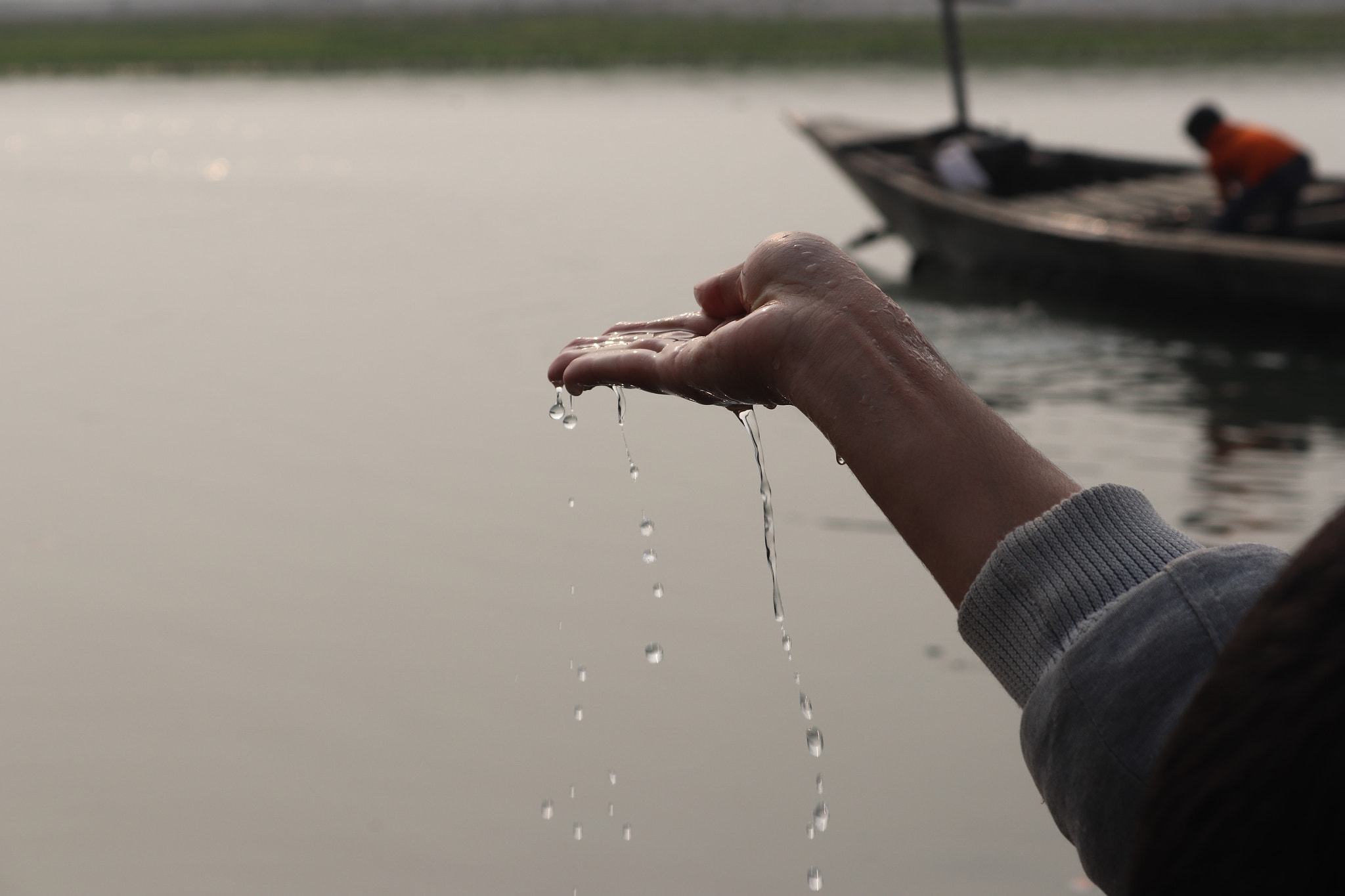 Canon EOS 77D (EOS 9000D / EOS 770D) sample photo. Alom waving water photography
