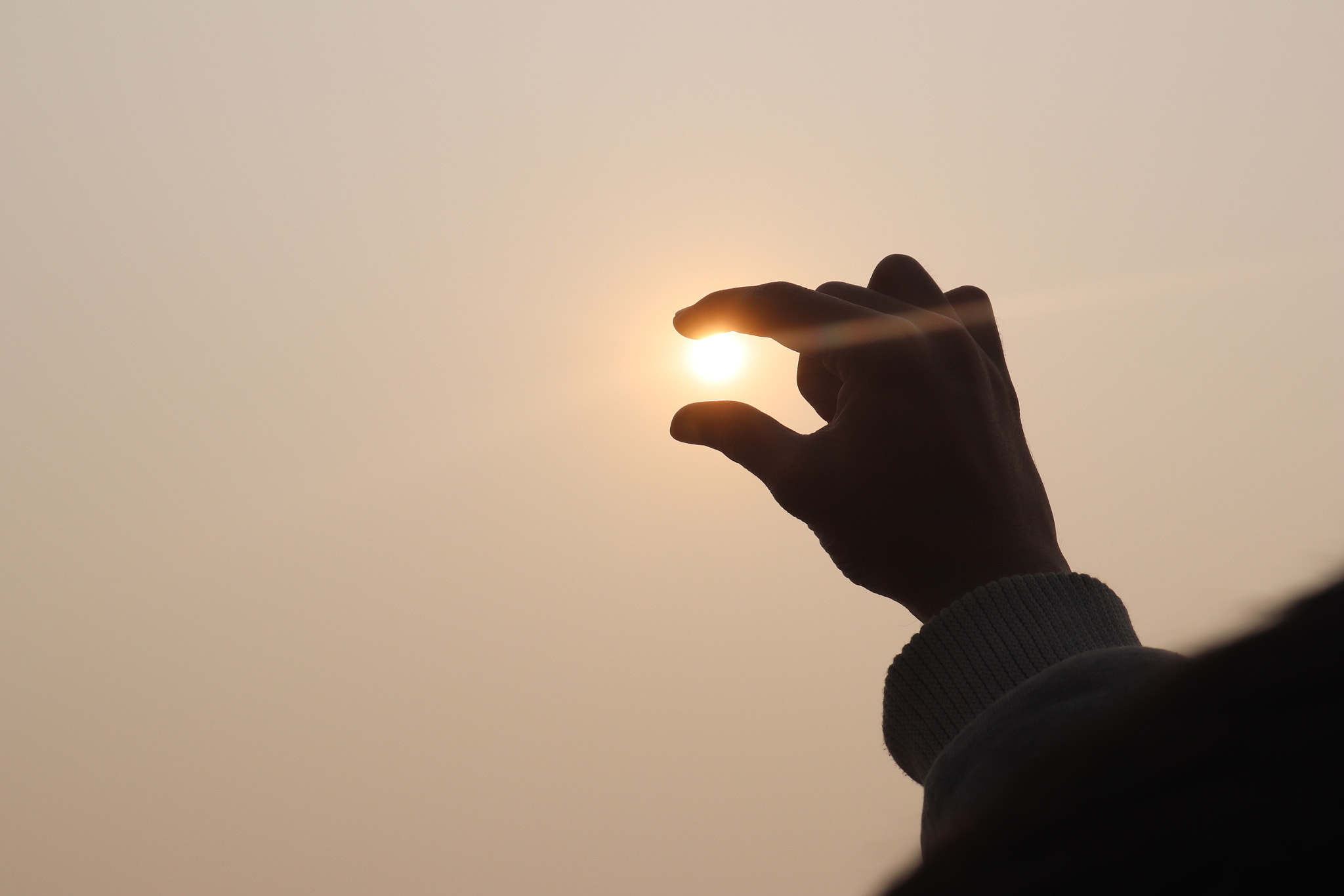 Canon EOS 77D (EOS 9000D / EOS 770D) sample photo. Alom catching the sun photography