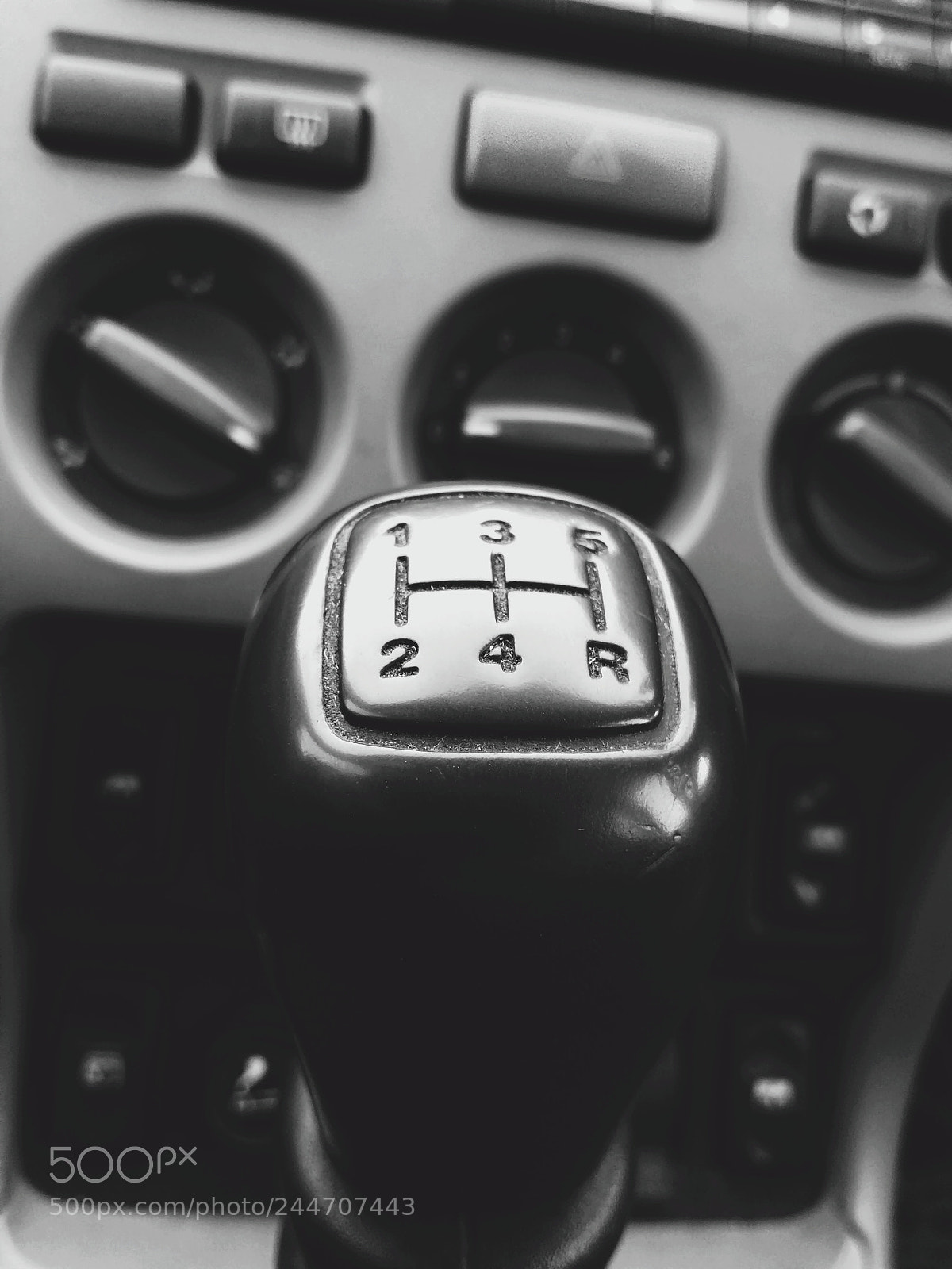 HTC ONE M9 sample photo. Black and white gears photography