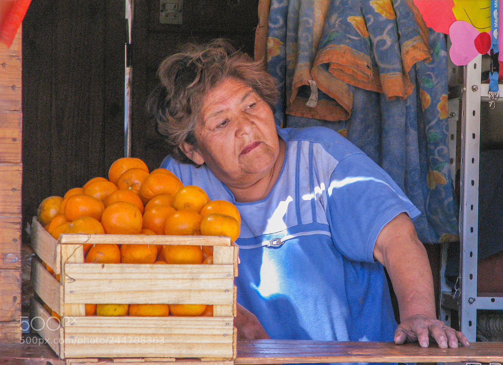 Canon POWERSHOT S5 IS sample photo. The seller of oranges photography