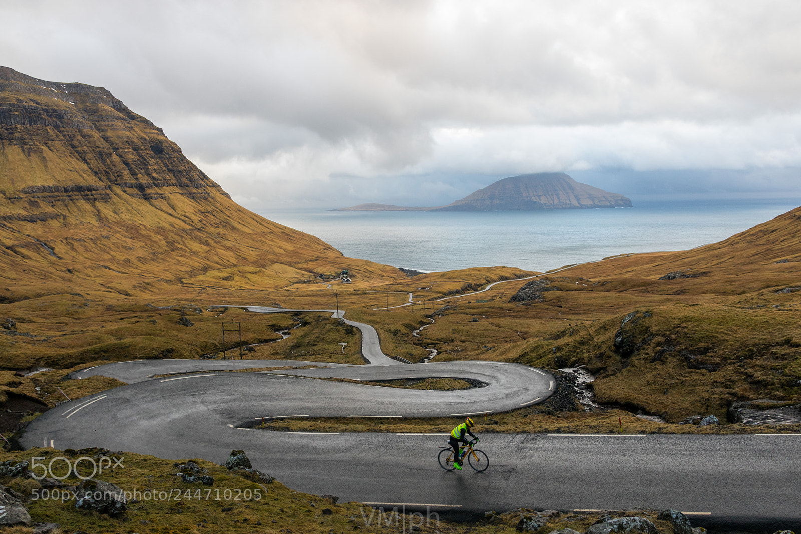 Canon EOS 7D Mark II sample photo. Pedal through the storm photography