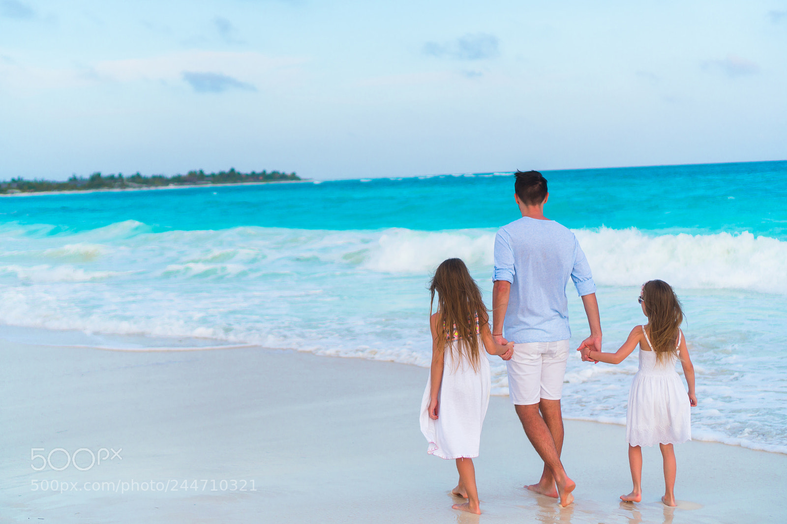 Sony a6500 sample photo. Family walking on white photography