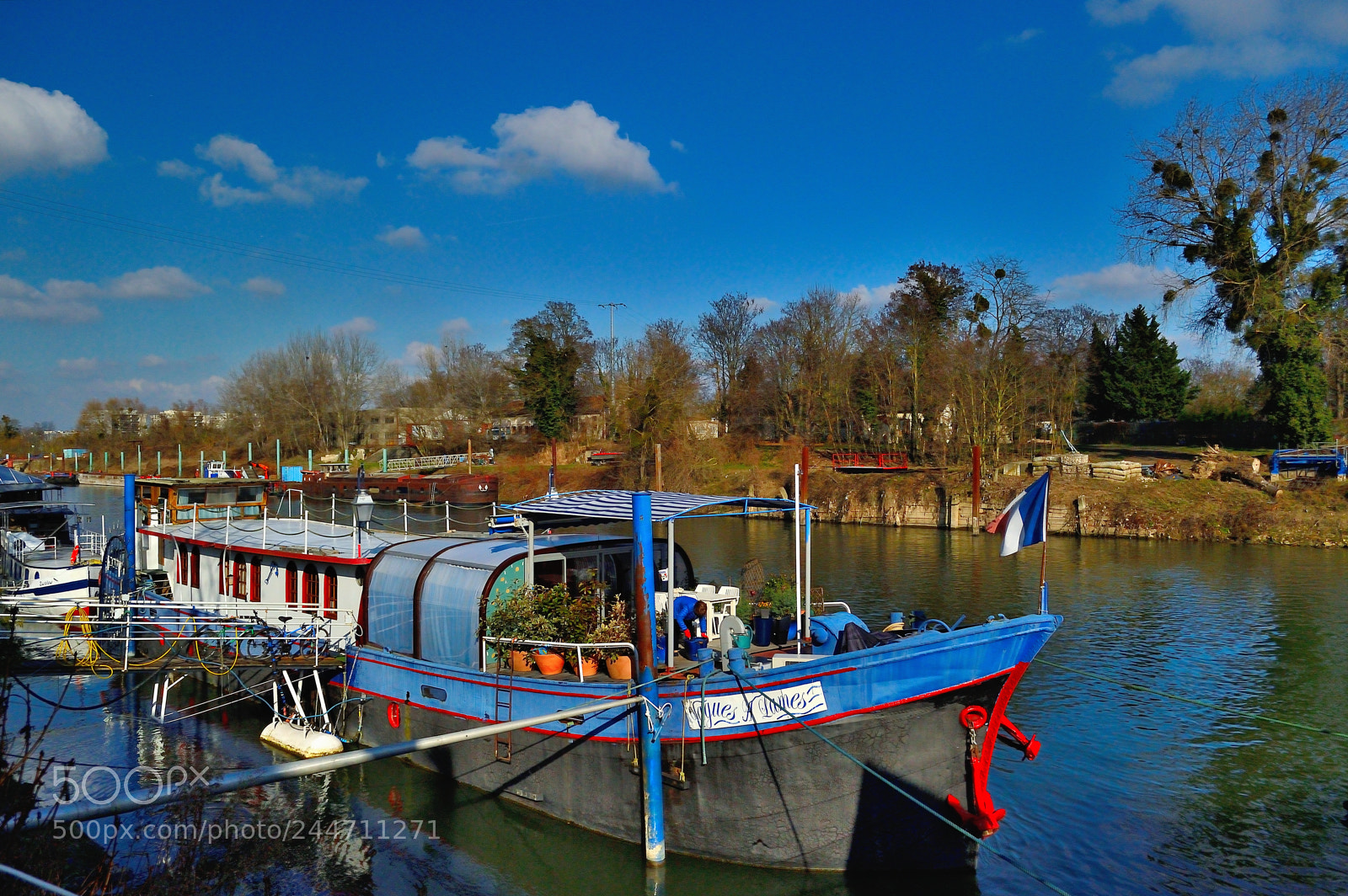 Nikon D3200 sample photo. Houseboat photography
