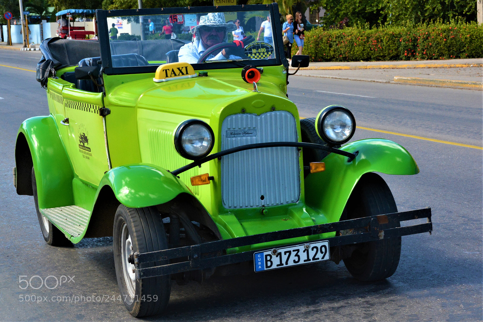 Nikon D7100 sample photo. Cuba. living in old photography