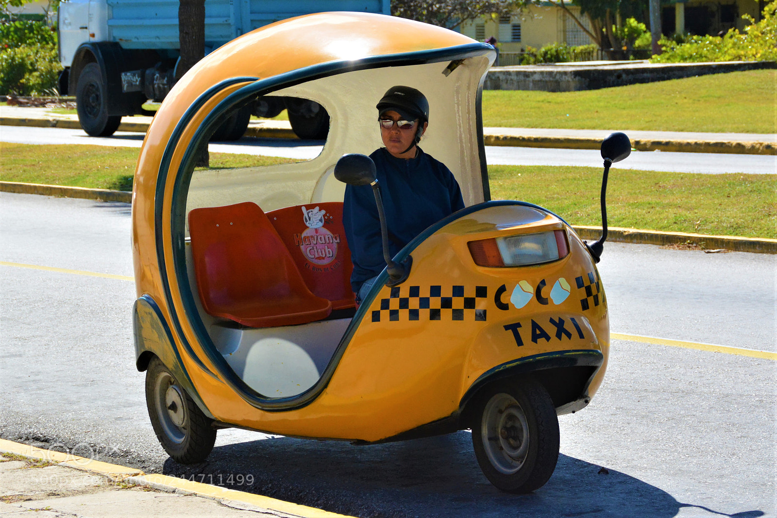 Nikon D7100 sample photo. Cuba. living in old photography