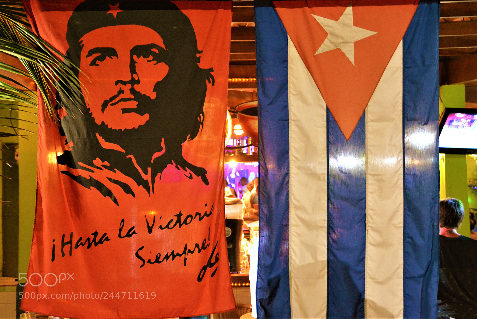 Nikon D7100 sample photo. Cuba. living in old photography