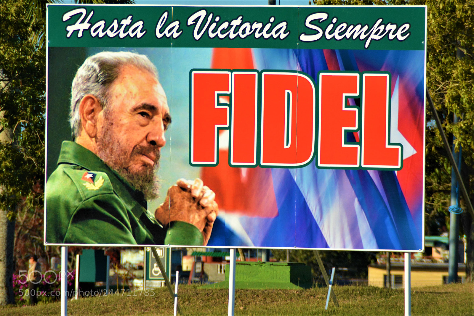 Nikon D7100 sample photo. Cuba. living in old photography