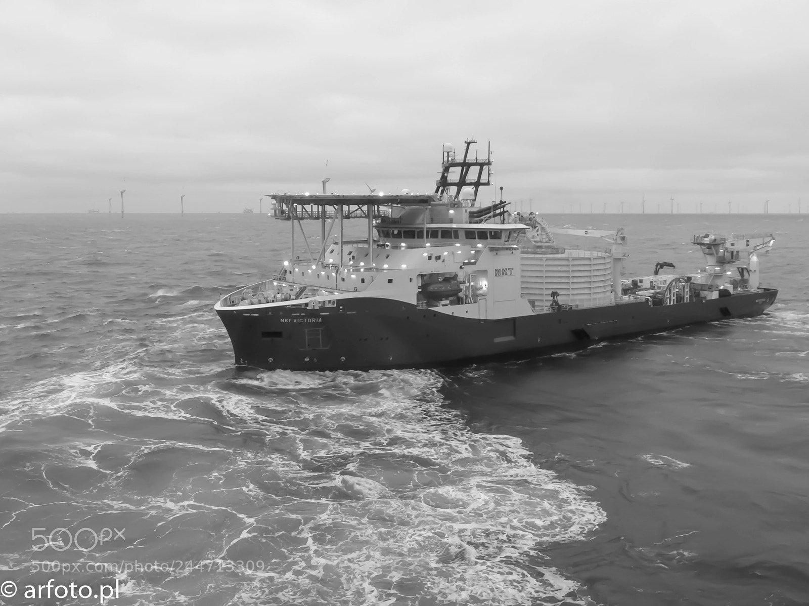 HUAWEI P9 sample photo. North sea cable operation photography