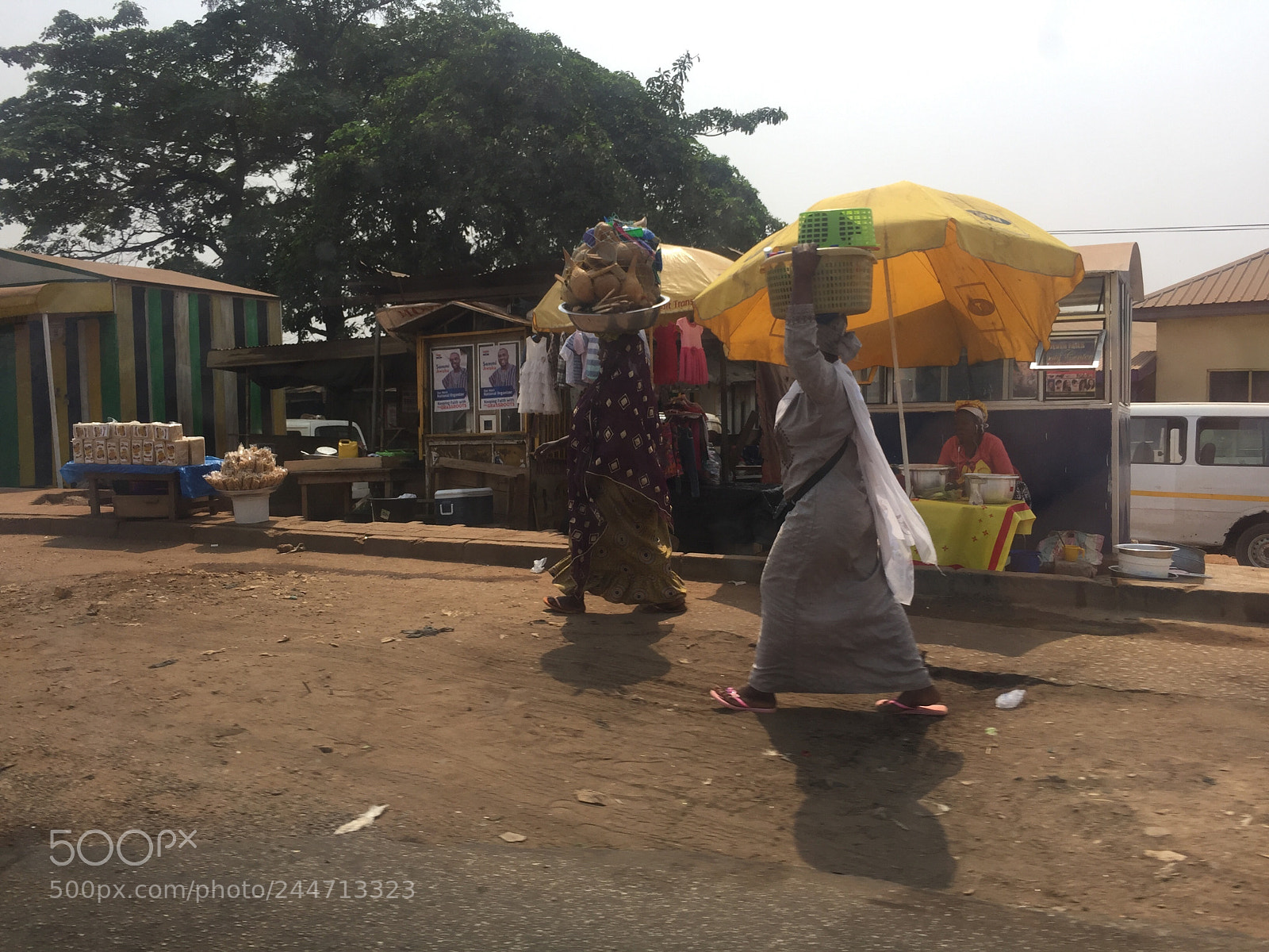 Apple iPhone 6 Plus sample photo. Kumasi, per le strade photography