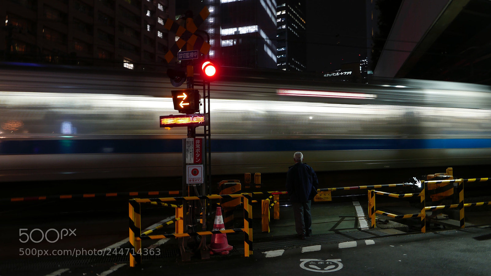 Leica D-Lux (Typ 109) sample photo. 《末班車》 photography