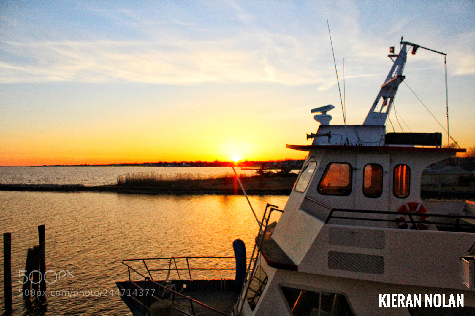 Canon EOS 1200D (EOS Rebel T5 / EOS Kiss X70 / EOS Hi) sample photo. Local ferry company long photography