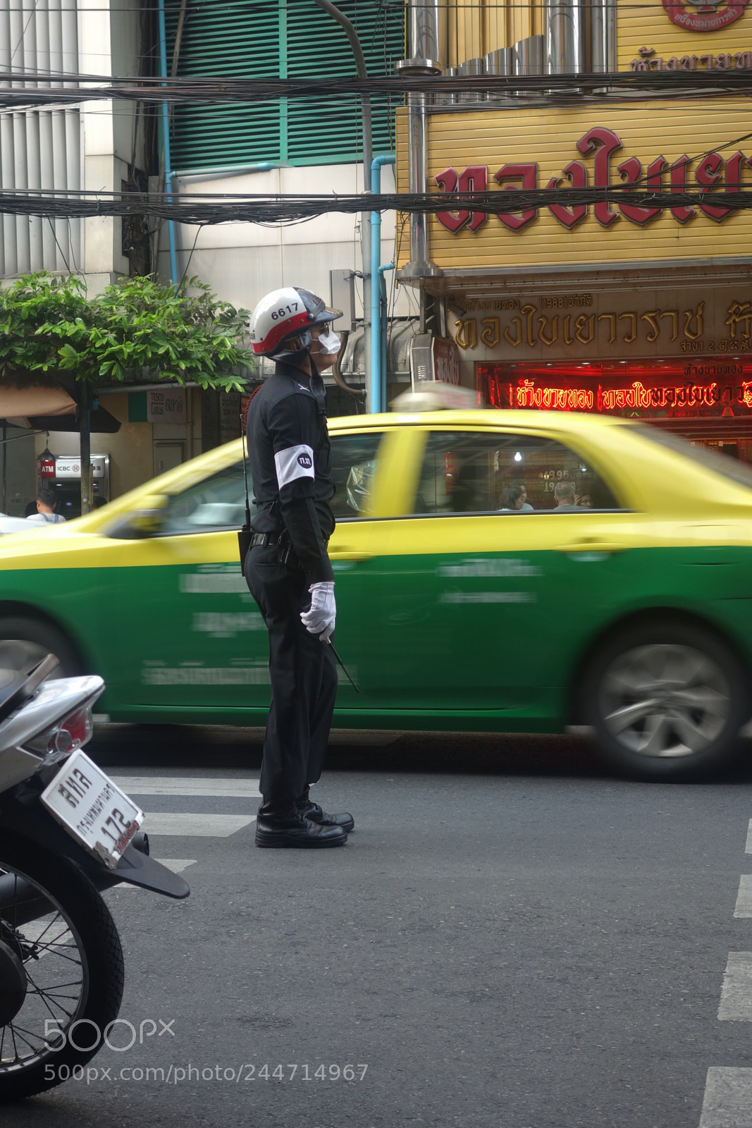 Sony Cyber-shot DSC-RX100 sample photo. Traffic warden thailand photography