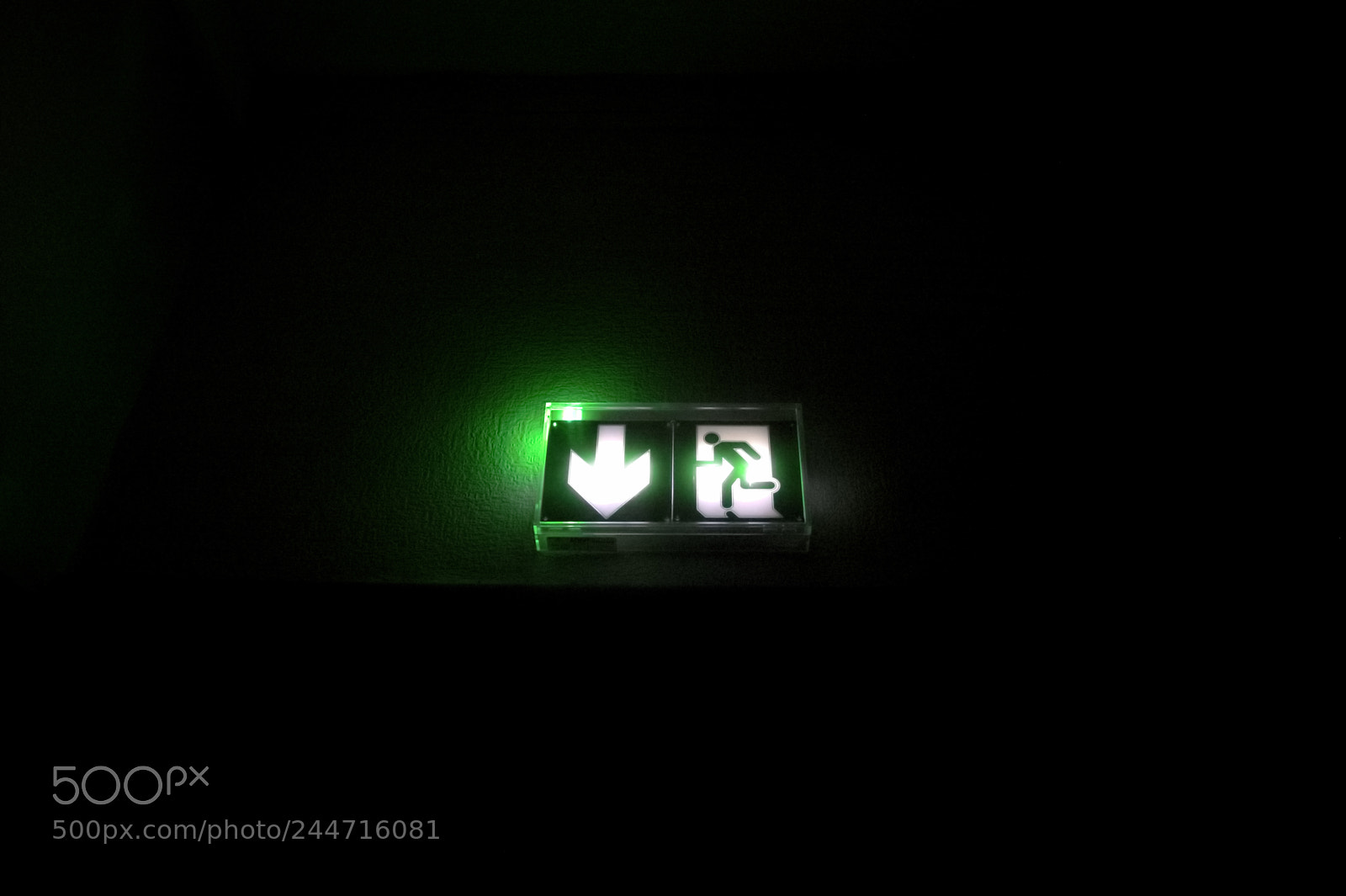 Nikon D7100 sample photo. The escape (claustrophobia) photography