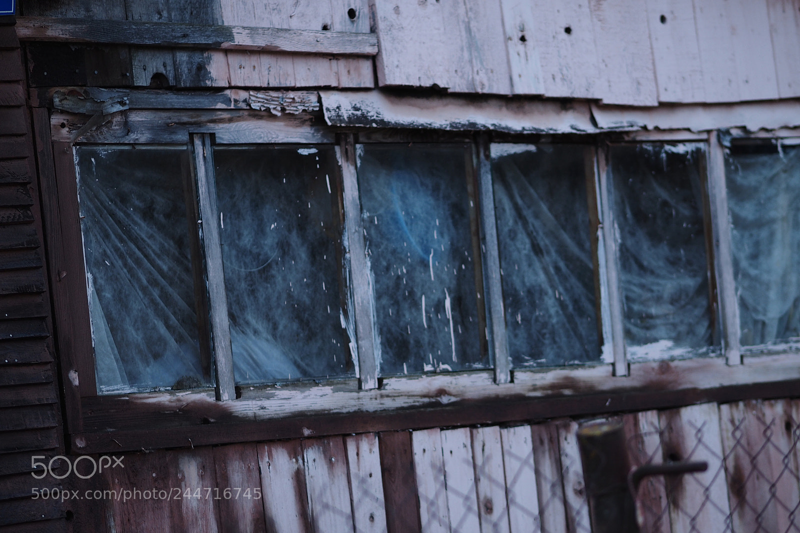 Olympus OM-D E-M1 sample photo. Old windows photography