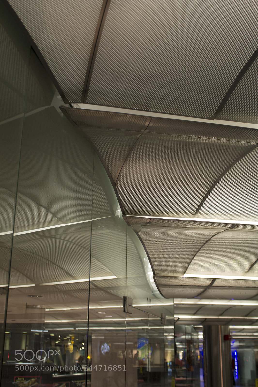 Canon EOS 1200D (EOS Rebel T5 / EOS Kiss X70 / EOS Hi) sample photo. Lights, glass, reflections, and photography