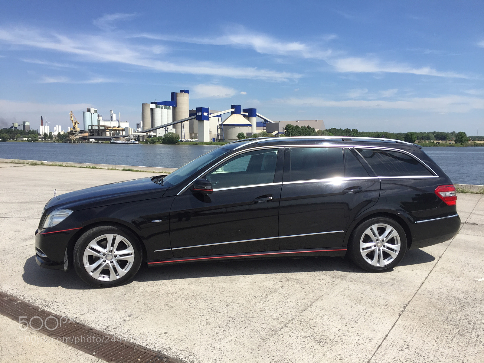Apple iPhone 6 sample photo. #mercedes e break photography