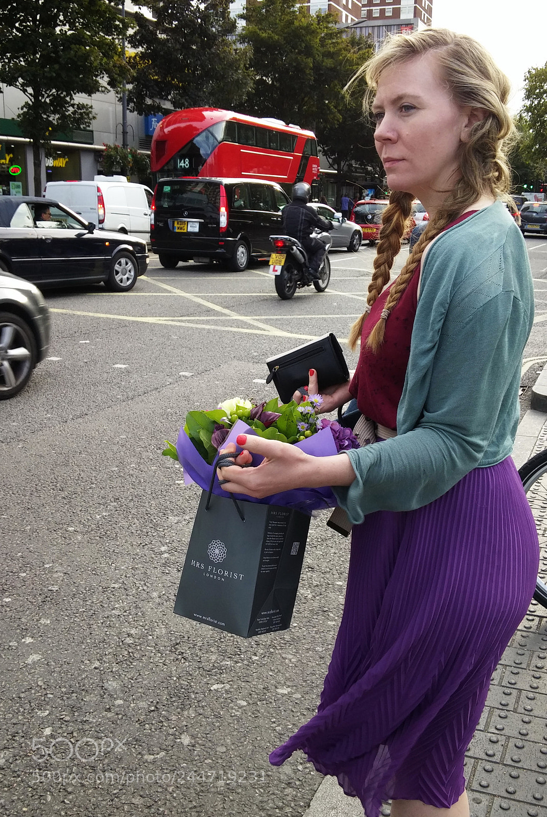 LG G3 sample photo. Streets of london, people photography