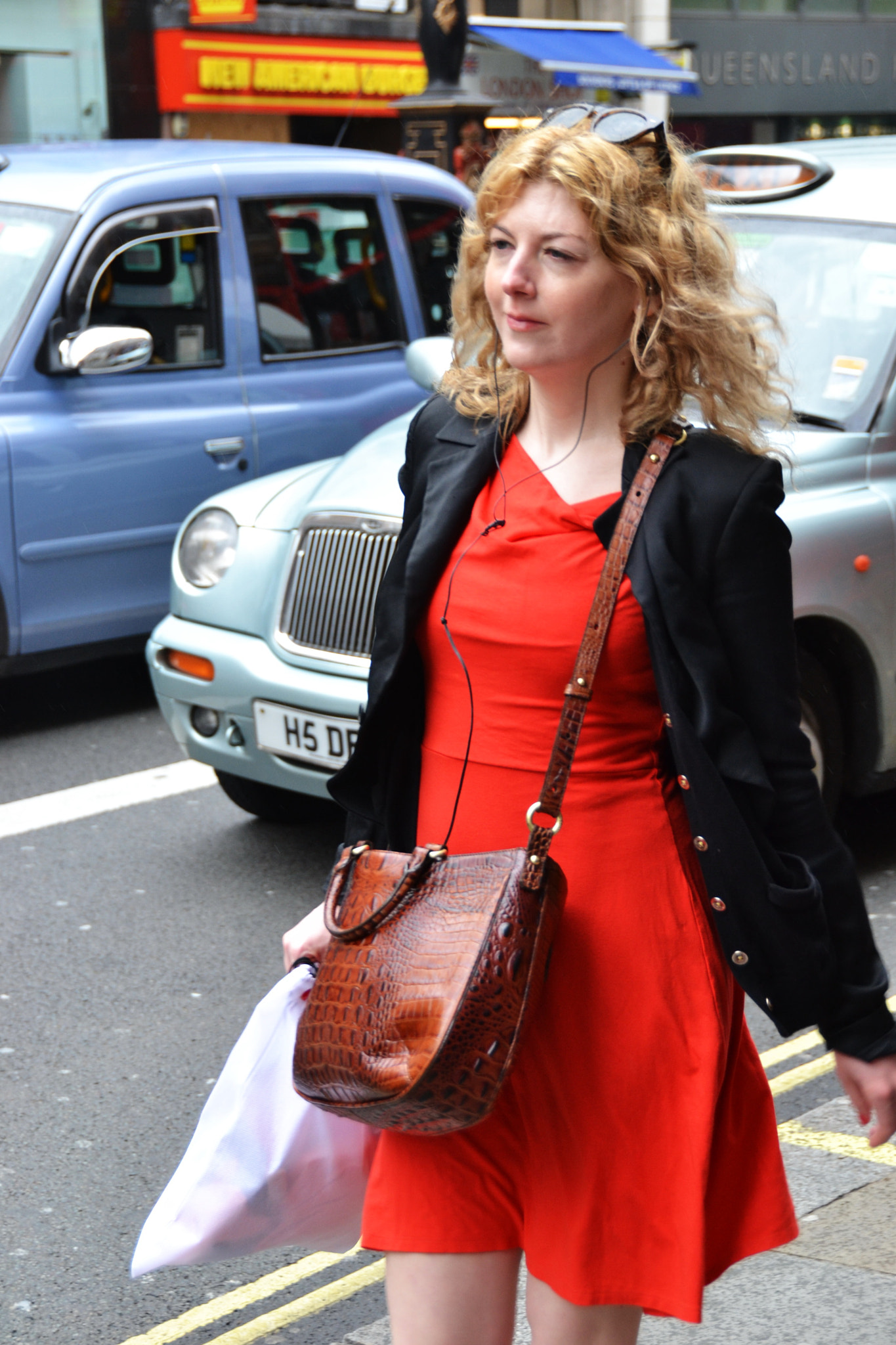 Nikon D3100 sample photo. Streets of london, people photography