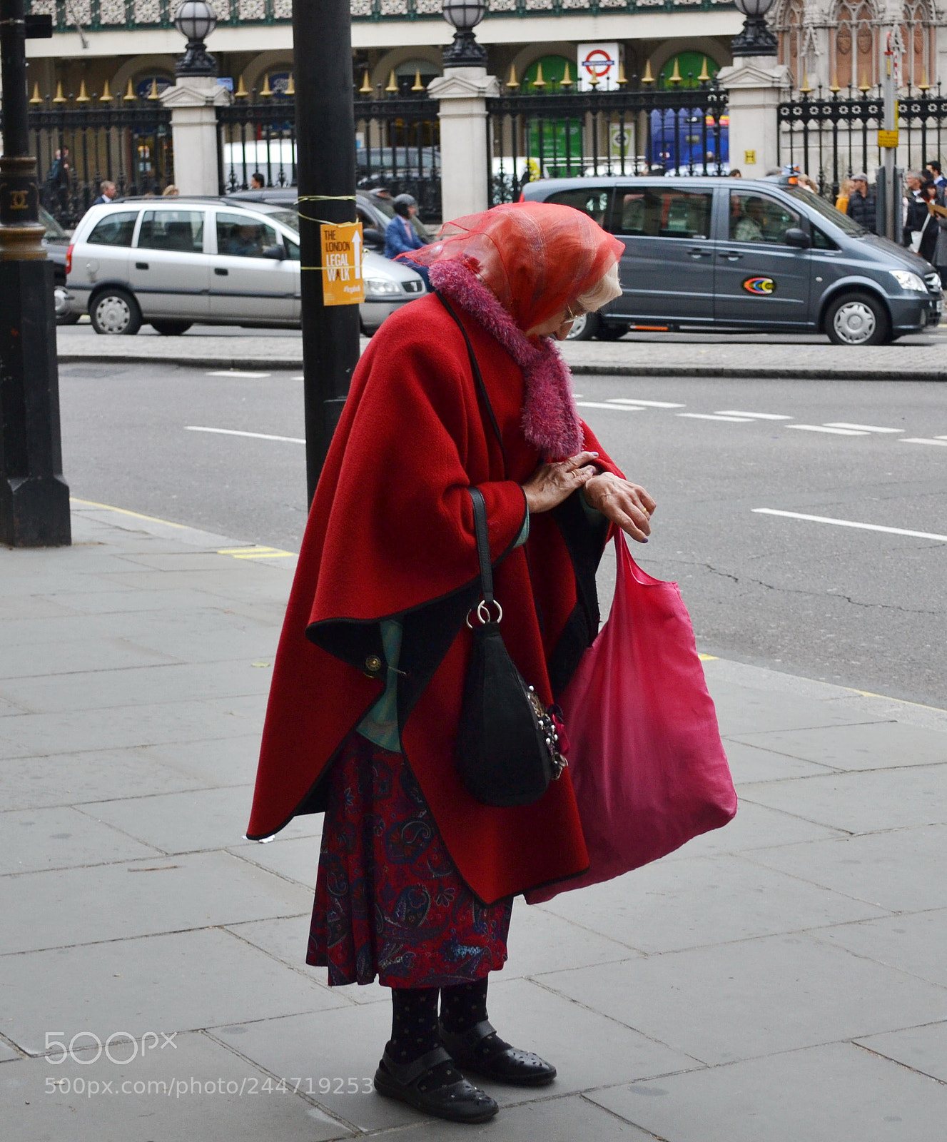 Nikon D3100 sample photo. Streets of london, people photography