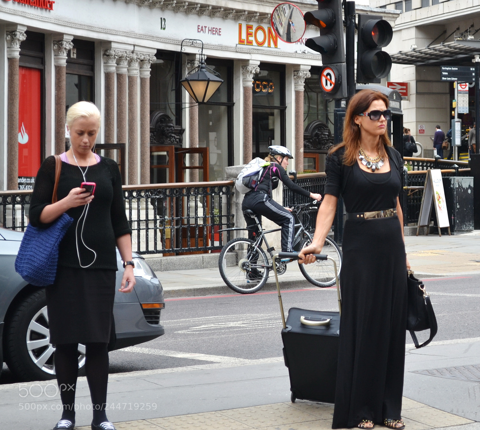 Nikon D3100 sample photo. Streets of london, people photography