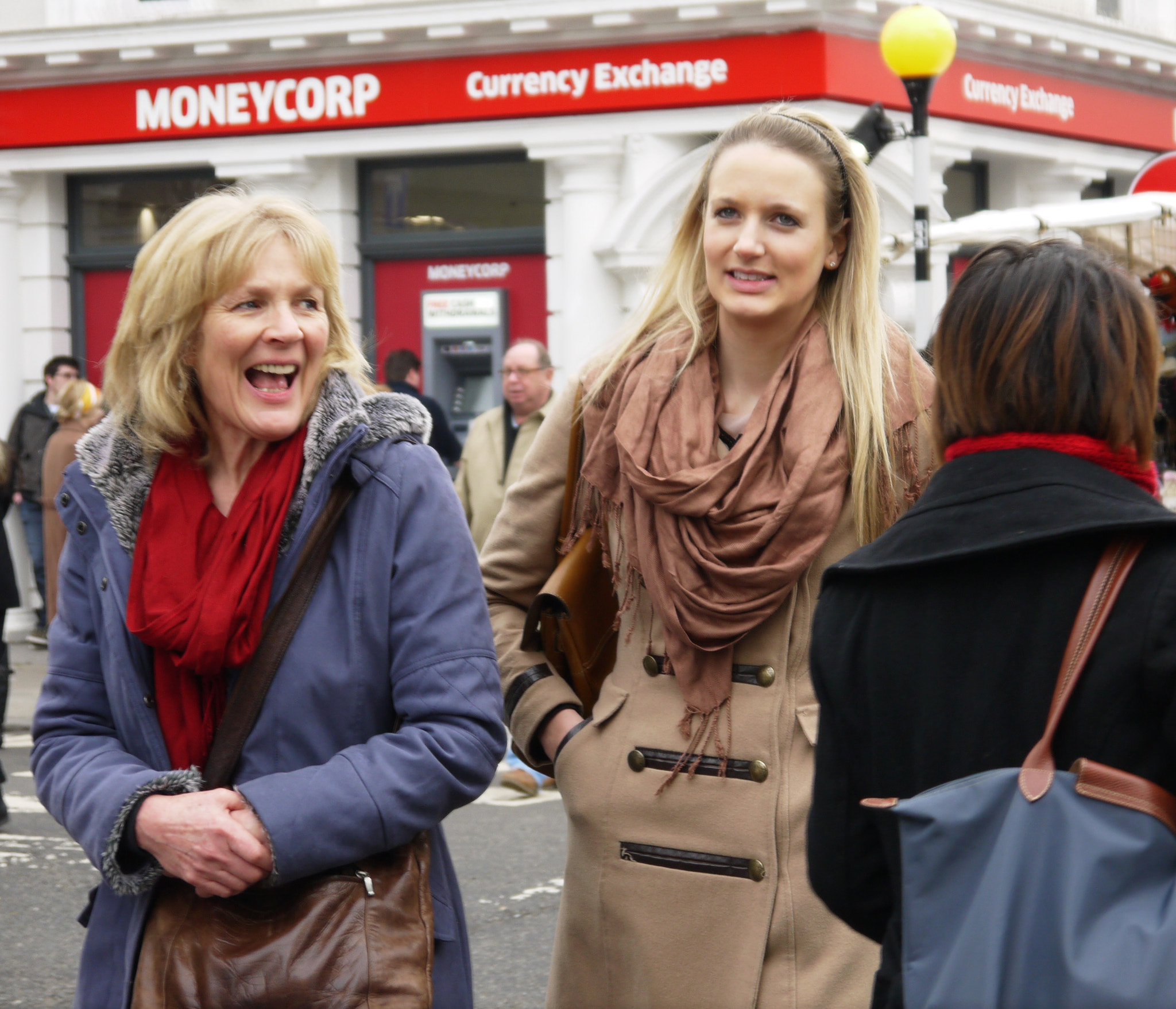 Panasonic Lumix DMC-GF3 sample photo. Streets of london, people photography