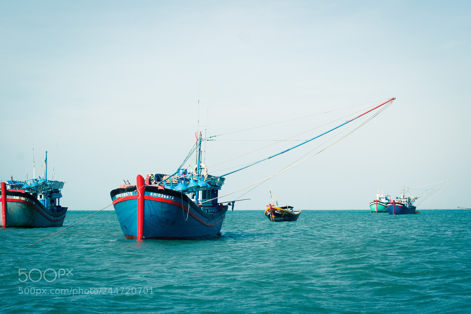 Canon EOS 20D sample photo. Fishing boats in ke photography