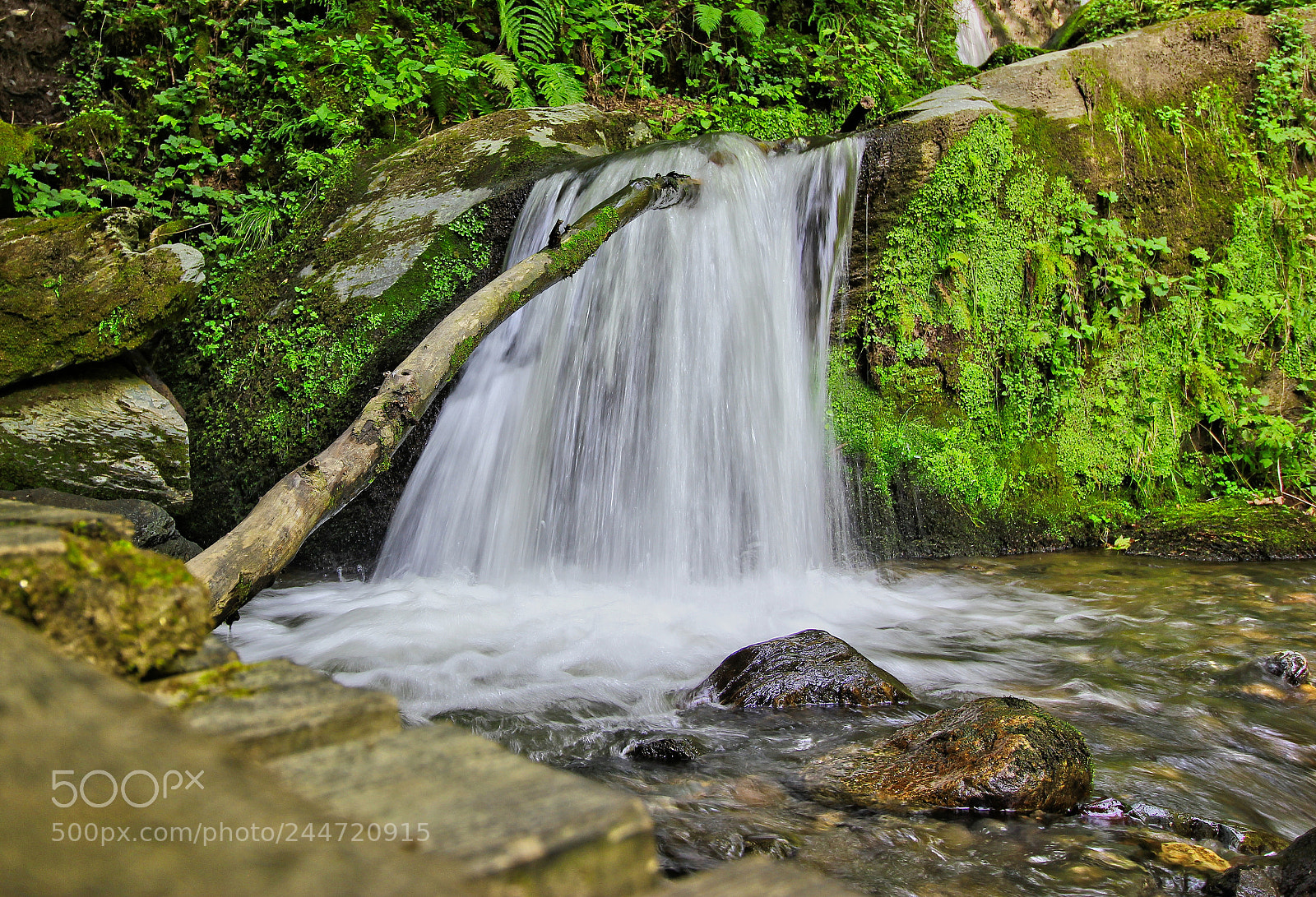 Canon EOS 550D (EOS Rebel T2i / EOS Kiss X4) sample photo. Waterfall photography