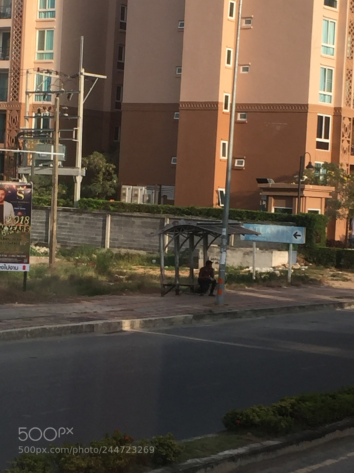 Apple iPhone 6 Plus sample photo. B n xe bus photography