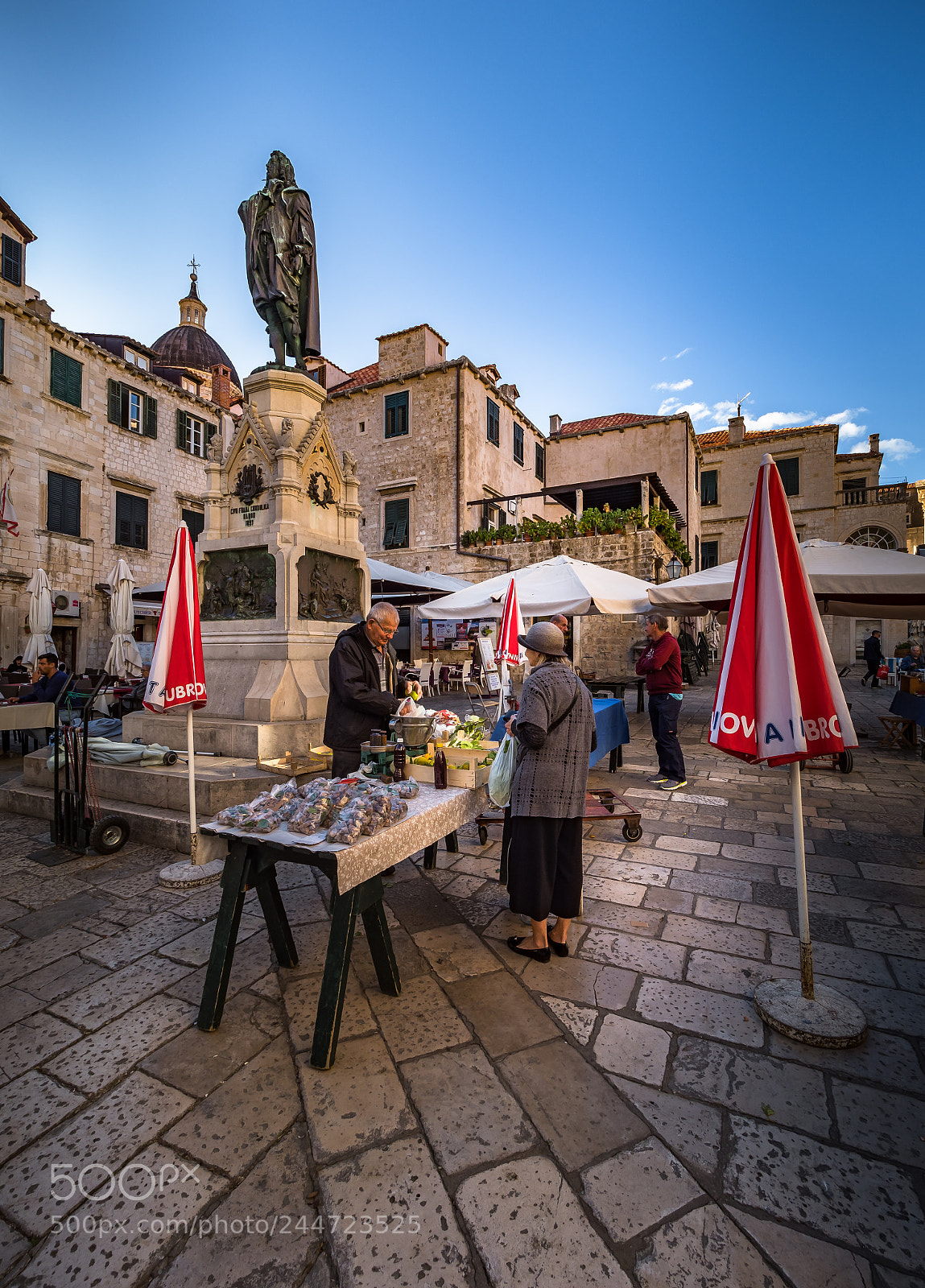 Olympus OM-D E-M1 Mark II sample photo. Dubrovnik market photography