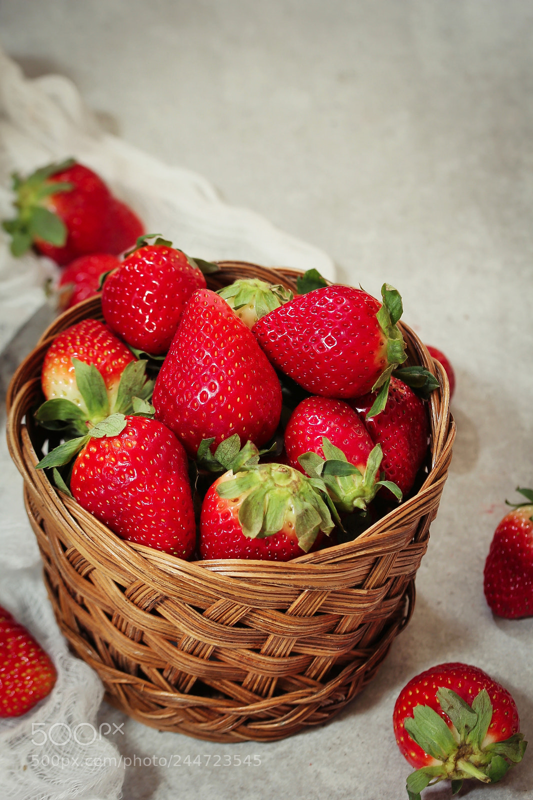 Canon EOS 60D sample photo. Still life fresh strawberries photography