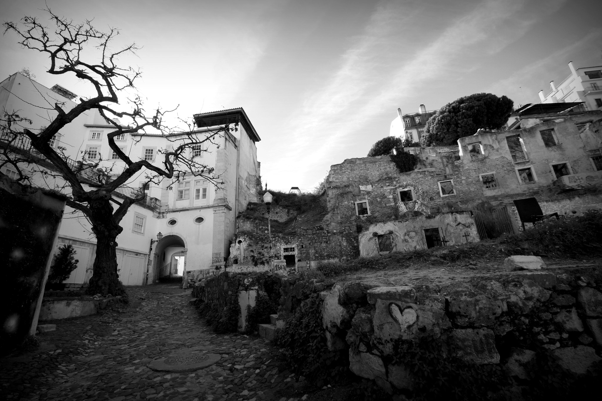 Canon EF-S 10-22mm F3.5-4.5 USM sample photo. Patio de dom fradique photography