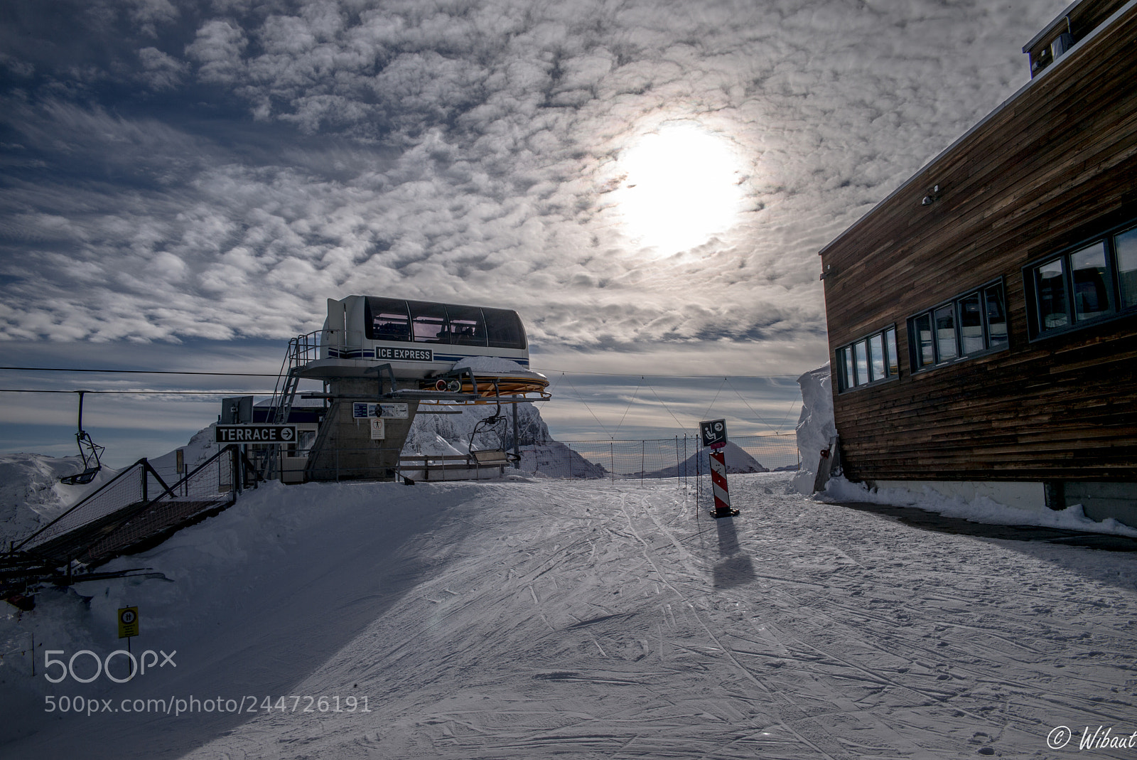 Leica M (Typ 240) sample photo. Uphill station photography