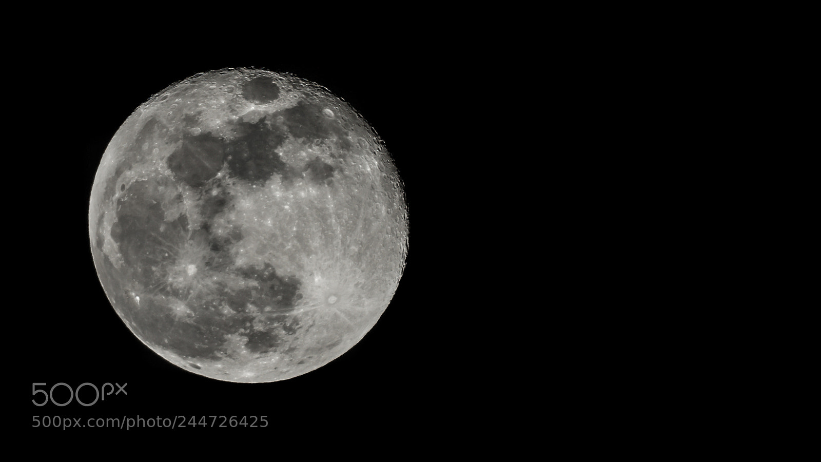 Nikon D810 sample photo. Slightly waning moon photography