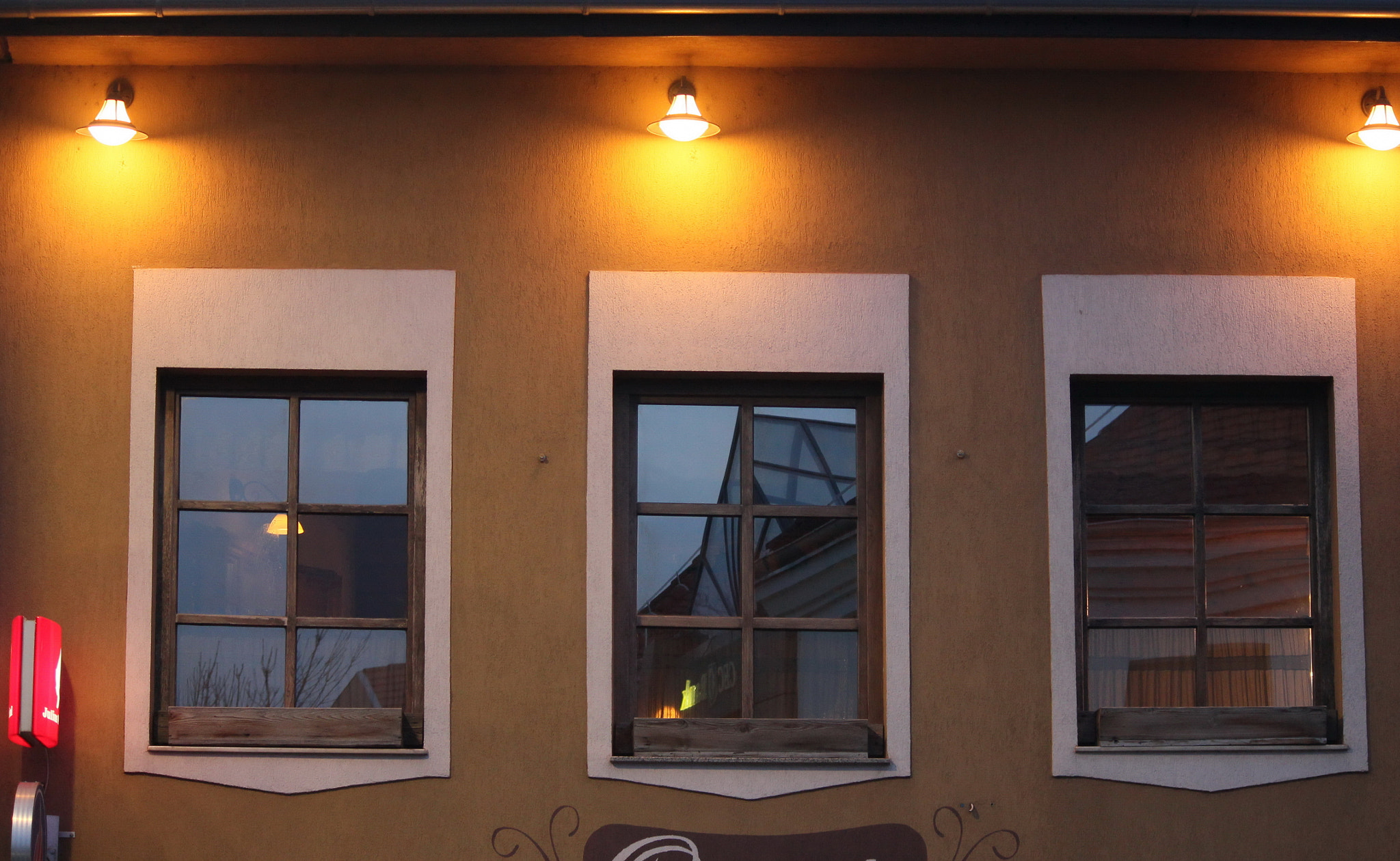 Canon EF-S 55-250mm F4-5.6 IS II sample photo. Windows photography