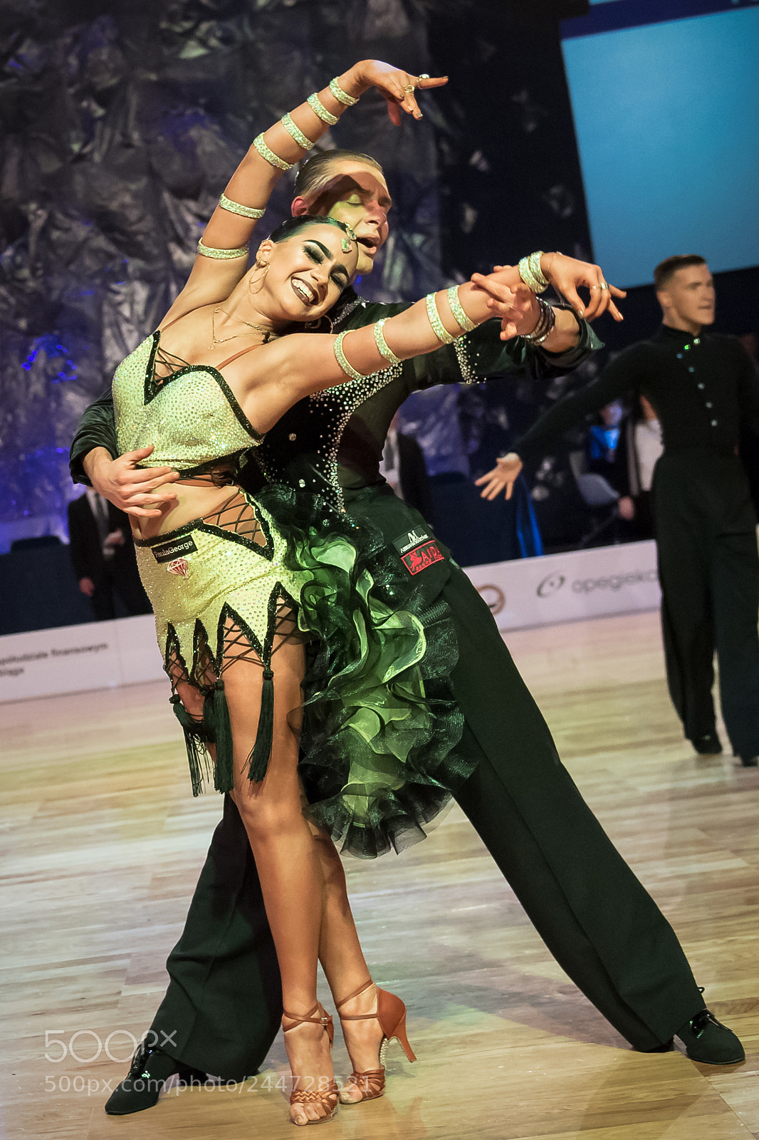 Nikon D5 sample photo. Dancers dancing latin dance photography