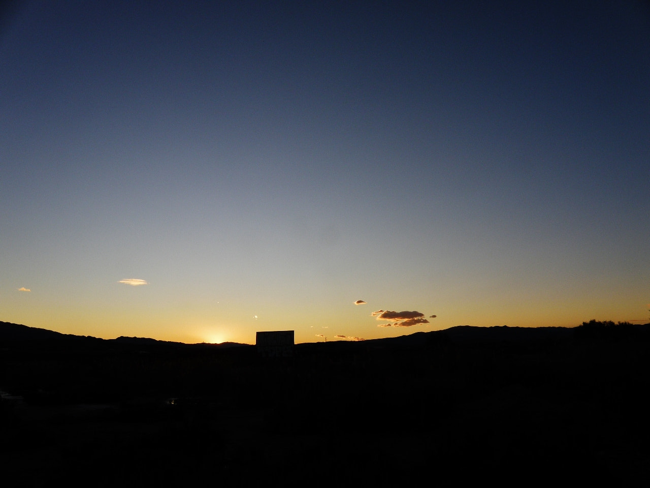 Olympus SP-565UZ sample photo. Blue hour photography
