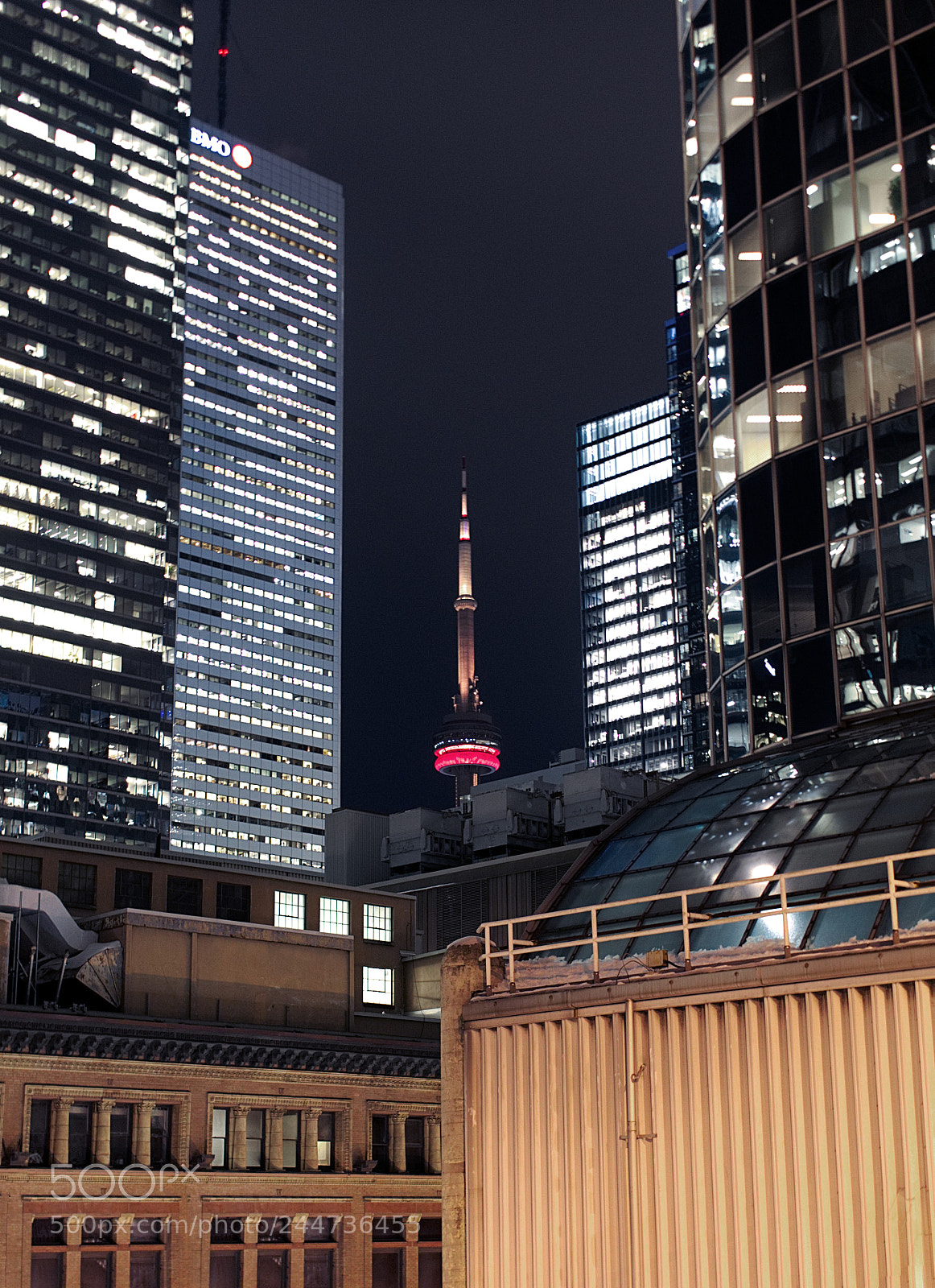 Panasonic Lumix DMC-G85 (Lumix DMC-G80) sample photo. Cn tower peeking through photography