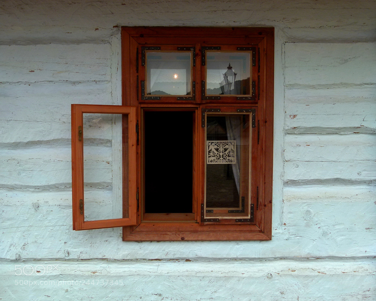 Panasonic Lumix DMC-FZ100 sample photo. Window photography