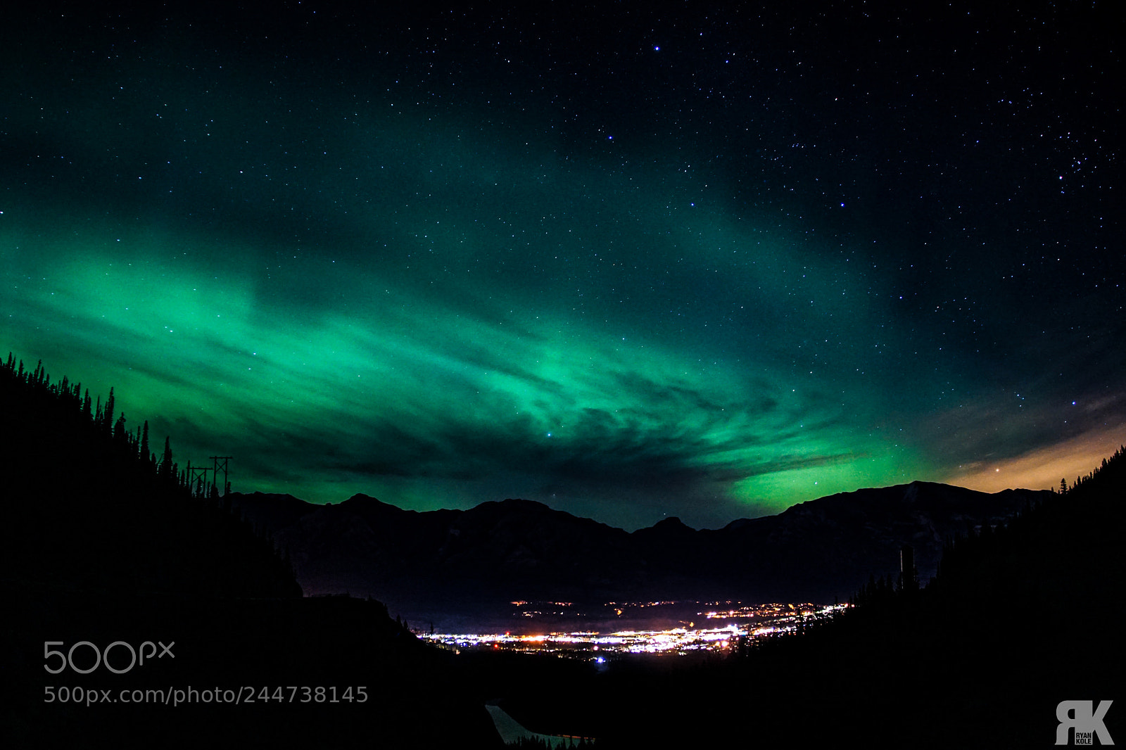 Sony ILCA-77M2 sample photo. Northern lights over canmore photography