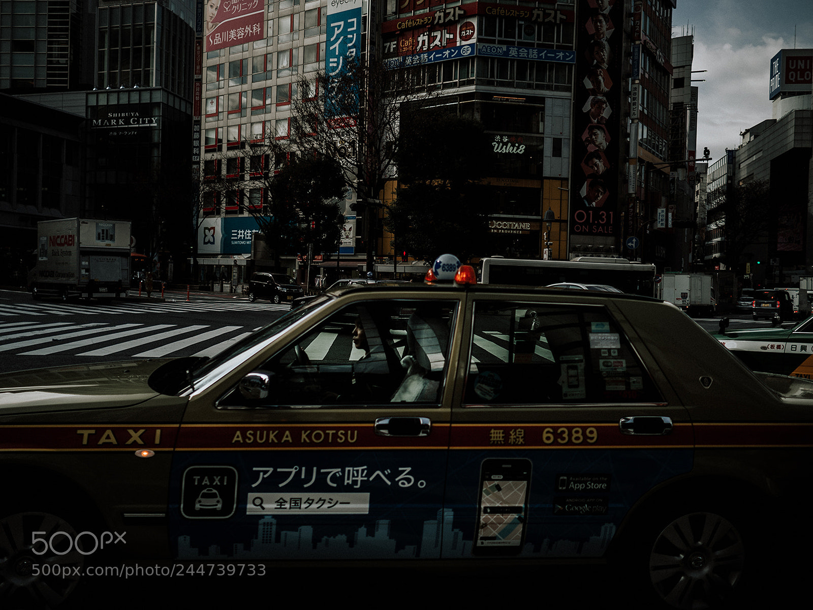 Olympus OM-D E-M10 II sample photo. Taxi photography