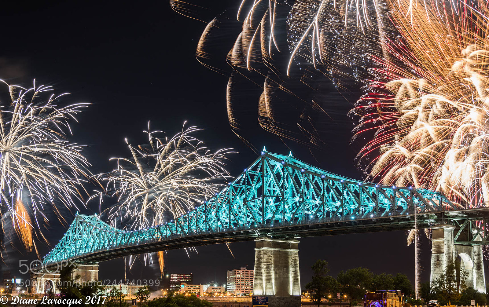 Nikon D7100 sample photo. Illumination du pont jacques-cartier photography