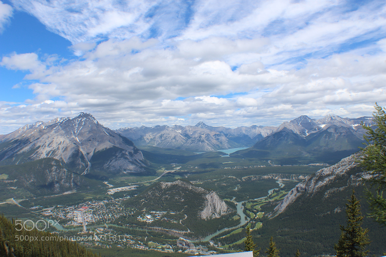 Canon EOS 1200D (EOS Rebel T5 / EOS Kiss X70 / EOS Hi) sample photo. Overlooking banff atop the photography