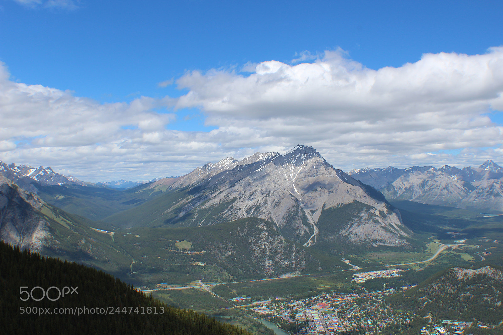 Canon EOS 1200D (EOS Rebel T5 / EOS Kiss X70 / EOS Hi) sample photo. Overlooking banff atop the photography