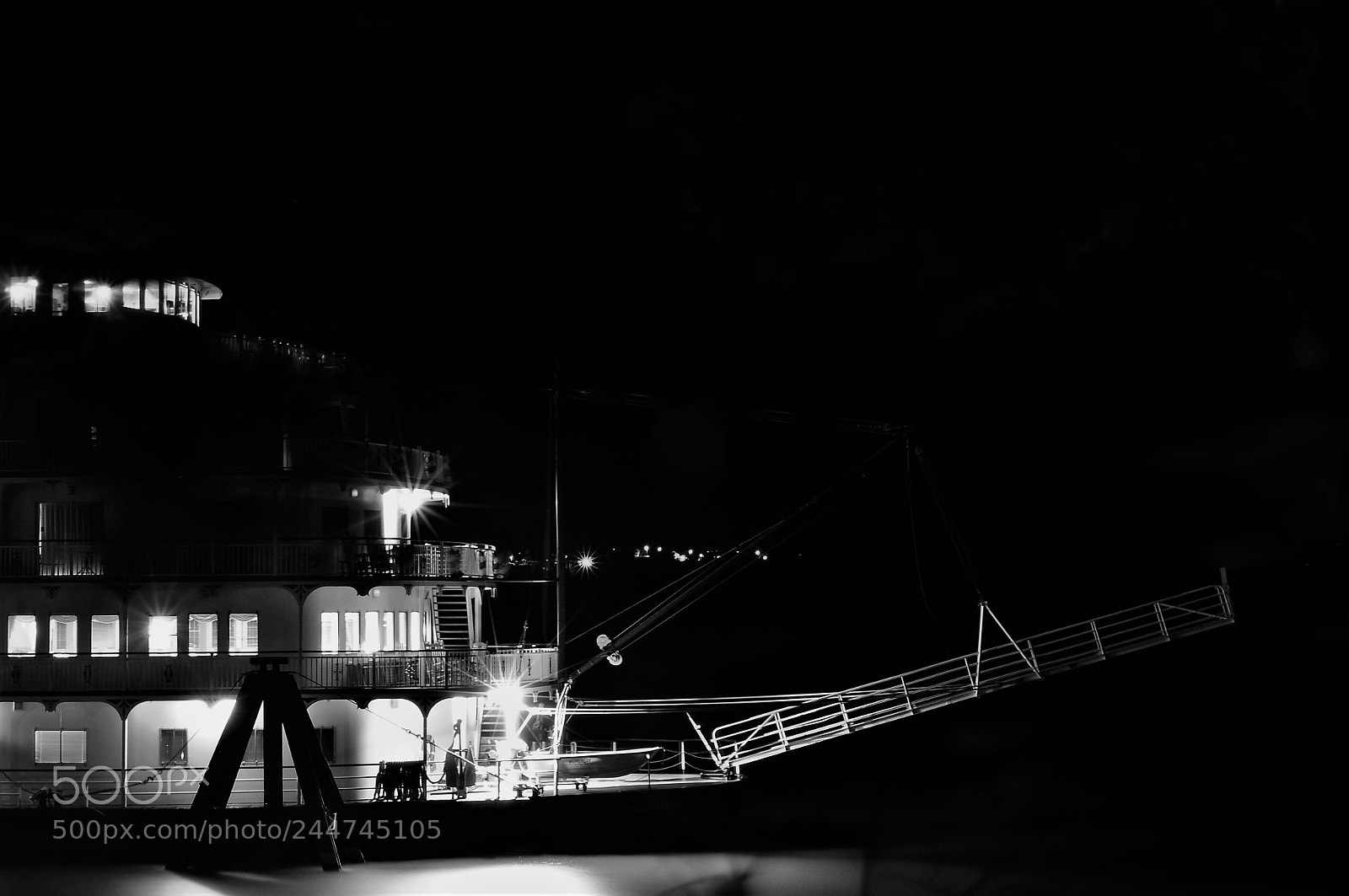 Nikon D5000 sample photo. Steamship landing photography