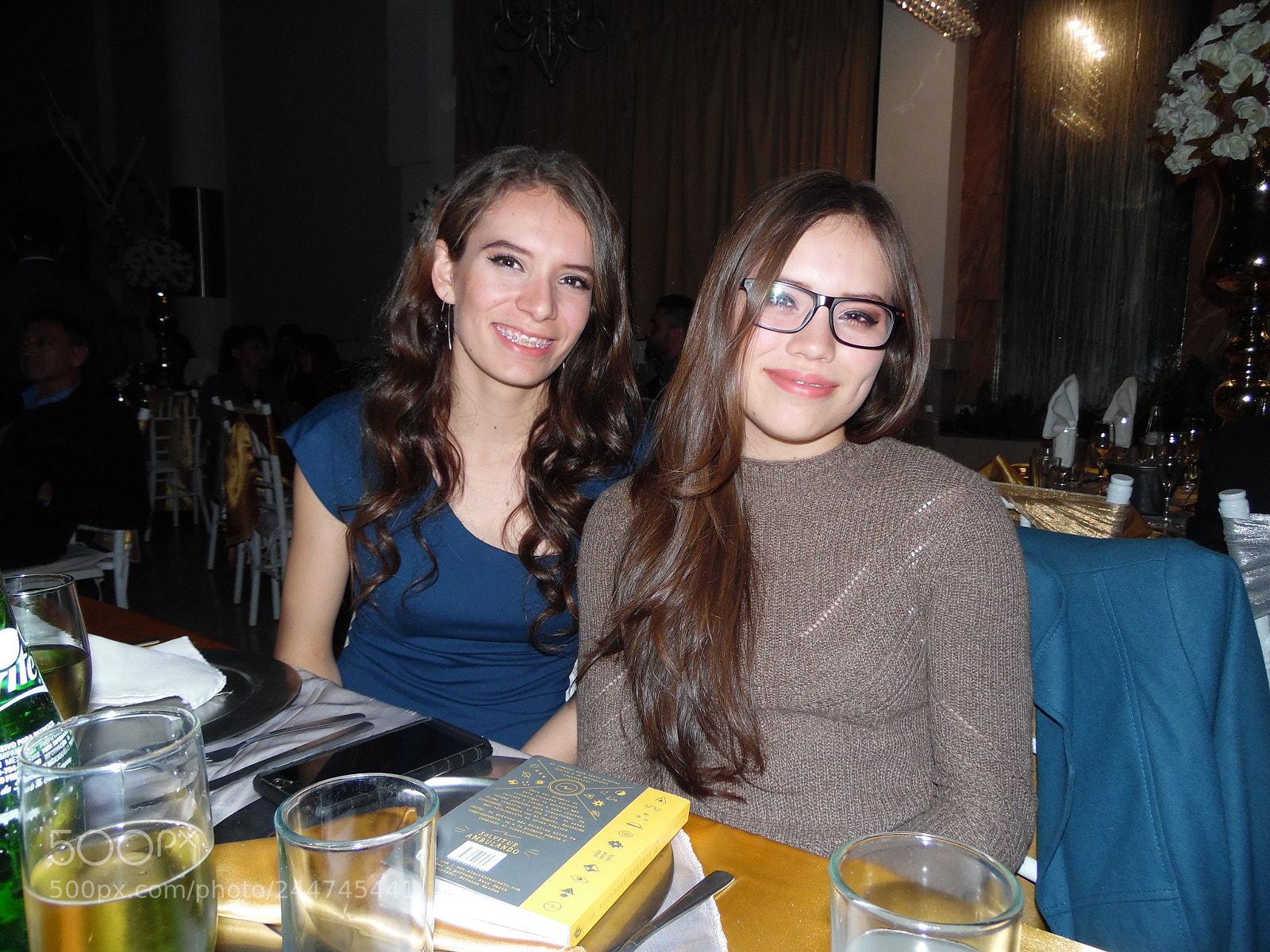 Samsung WB1100F/WB1101F/WB1102F sample photo. Party photography