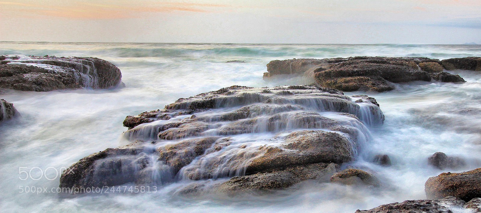 Canon EOS 600D (Rebel EOS T3i / EOS Kiss X5) sample photo. Rocks and sea photography