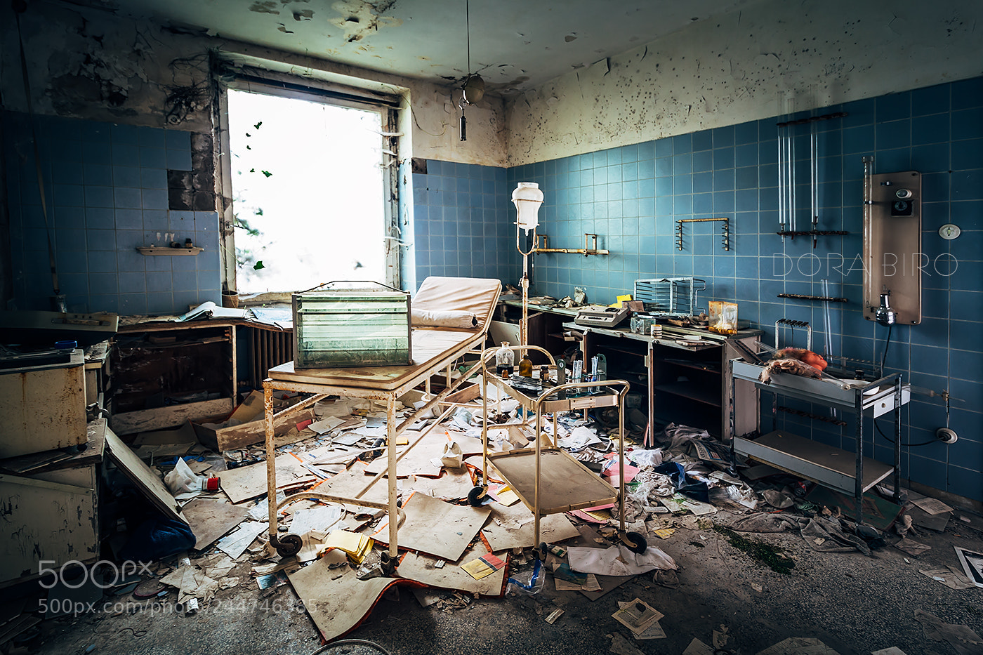 Canon EOS 650D (EOS Rebel T4i / EOS Kiss X6i) sample photo. Abandoned medical station somewhere photography