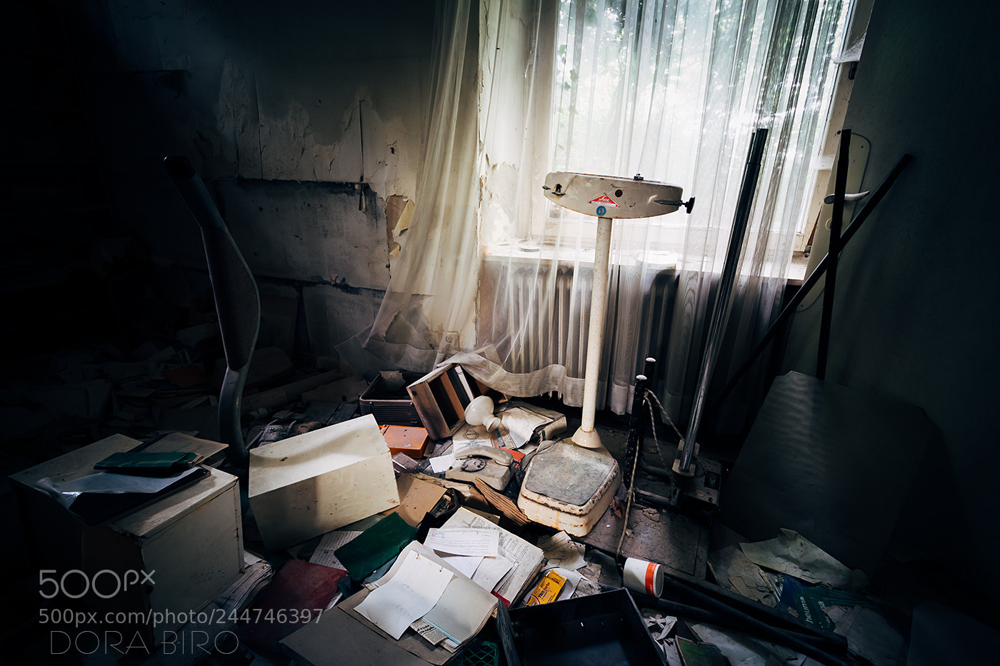 Canon EOS 650D (EOS Rebel T4i / EOS Kiss X6i) sample photo. Abandoned house somewhere in photography