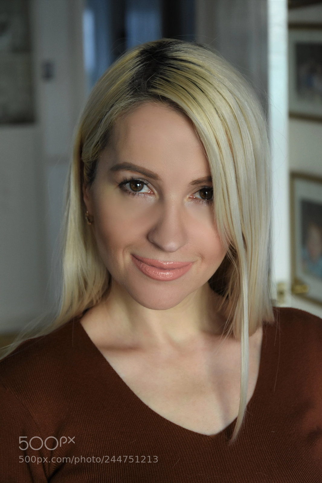Nikon D7200 sample photo. A beautiful model smiles photography