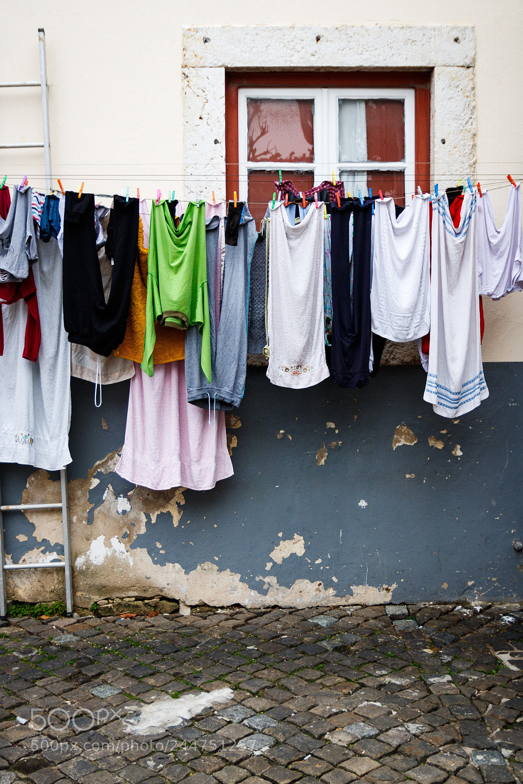 Canon EOS 760D (EOS Rebel T6s / EOS 8000D) sample photo. Laundry day photography
